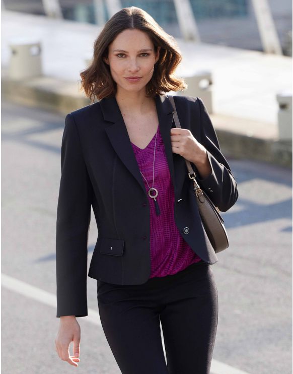 Veste tailleur courte femme sale